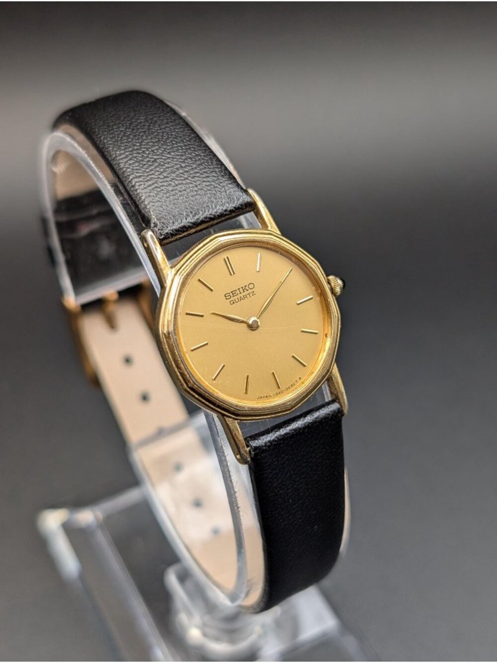 Vintage Seiko Gold-Tone Quartz Ladies Watch, Thin Case, Elegant Octagonal Bezel